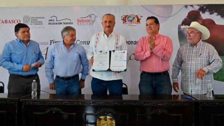 23/10/2023. TOTAL SAPIENS: Inaugura Merino 1ª Muestra Mexicana del Cebú